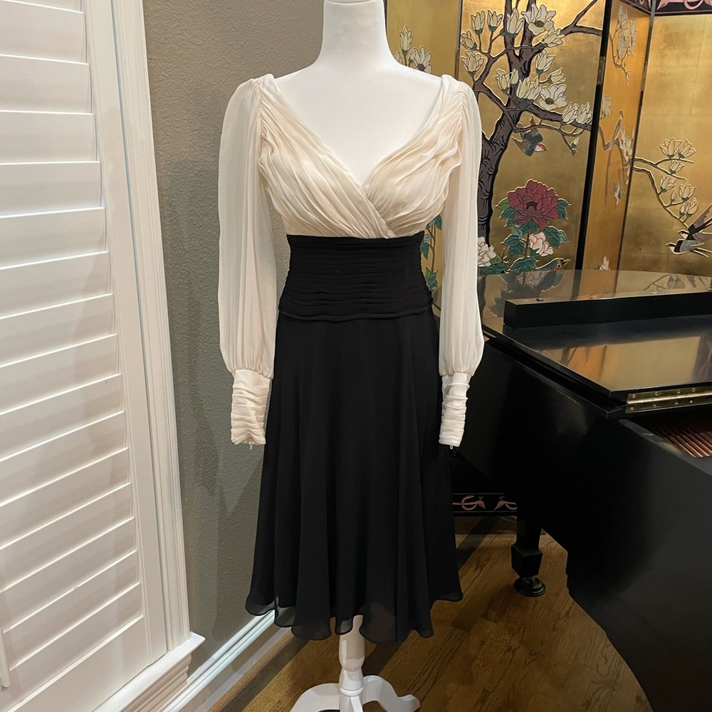 Tadashi Shoji Ivory and Black Long-Sleeve Cocktail Dress
